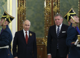 Да ли је Фицо пренео поруке Зеленског Путину; Москва; Кијев није покушао да поремети Параду, али крши примирје Да-ли-је-Фицо-пренео-поруке-Зеленског-Путину;-Москва;-Кијев-није-покушао-да-поремети-Параду,-али-крши-примирје