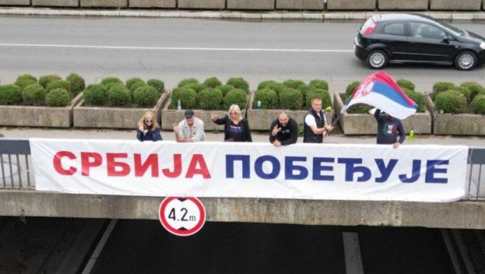 mocne-scene-iz-beograda:-gradani-porucili-da-srbija-pobeduje-(foto)