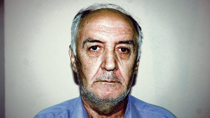 “mozes-da-dobijes-sodu-u-oci-i-rupu-u-glavi”-lazni-vucicev-savetnik-ponovo-osuden:-sudiji-pretio-smrcu!
