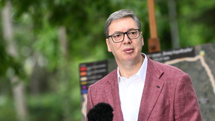 “ocekujem-ubedljivu-pobedu”-vucic-se-oglasio-povodom-izbora:-“hocemo-li-u-buducnost-ili-u-proslost?”-(video)