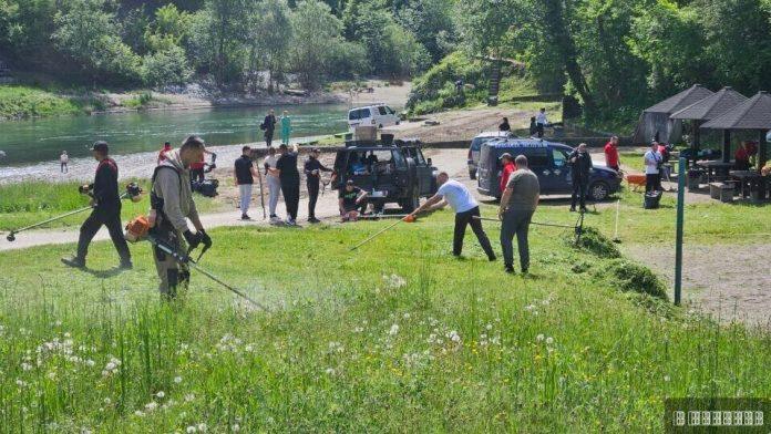 skupili-se-prijepoljci-da-ociste-cuvenu-plazu:-velika-volonterska-akcija-ciscenja-kupalista-na-limu-(foto)