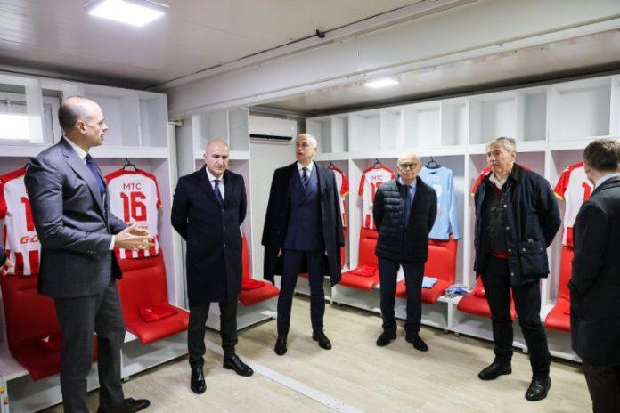 sportissimo-paparaco:-evo-gde-je-uprava-zvezde-pred-proslavu-titule-(foto)