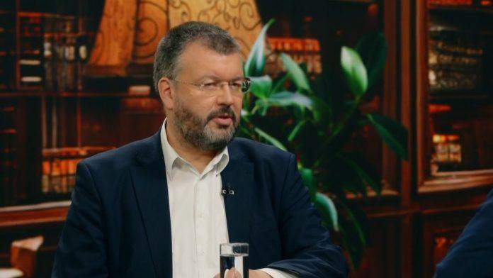 “studentskog-pokreta-vise-nece-biti”-cedomir-antic-gost-emisije-“nije-srpski-cutati”:-“podela-u-drustvu-ce-biti-i-posle-izbora,-neki-ljudi-su-spremni-da-sve-bace-u-korpu-za-dubre-da-bi-dosli-na-vlast”