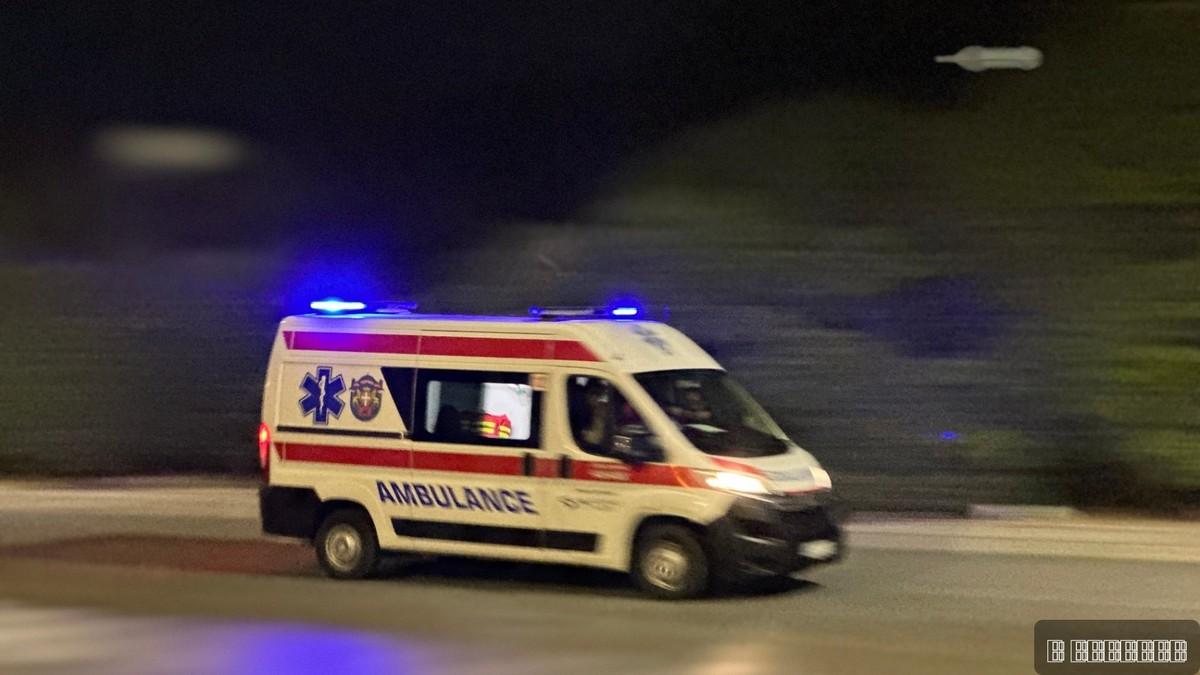nesrece-kod-fransa-i-masinca-povredena-dva-mladica,-jedan-odmah-hospitalizovan:-hitna-pomoc-u-beogradu-imala-pune-ruke-posla nesrece-kod-fransa-i-masinca-povredena-dva-mladica,-jedan-odmah-hospitalizovan:-hitna-pomoc-u-beogradu-imala-pune-ruke-posla