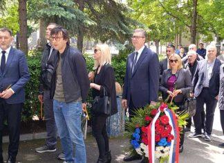 PREDSEDNIK SRBIJE ODAJE POŠTU KOŠARKAŠKOJ LEGENDI: Vučić na sahrani Vladimira Cvetkovića, položiće venac u bojama srpske trobojke (FOTO/VIDEO) predsednik-srbije-odaje-postu-kosarkaskoj-legendi:-vucic-na-sahrani-vladimira-cvetkovica,-polozice-venac-u-bojama-srpske-trobojke-(foto/video)
