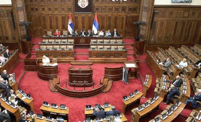 jel’-realno?!-opozicija-em-nije-glasala-za-zakone-koje-su-predlozili,-em-deo-nije-dosao-na-posao!-poslanici-vlasti-izglasali-predlog-blokadera,-drugi-im-prop’o