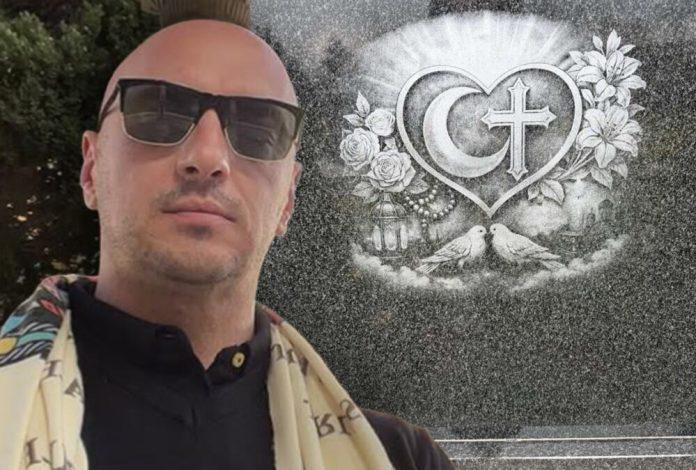 sin-zene-ciji-je-spomenik-oskrnavljen-je-poznati-voditelj-i-direktor-festivala!-koga-je-uvredio-krst-medu-spomenicima-muslimanske-veroispovesti-u-sapcu?