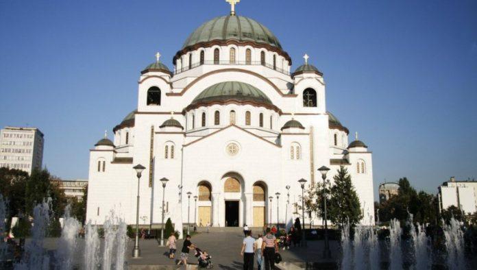 prekrstite-se-u-autobusu-kada-vidite-crkvu?-evo-sta-o-tome-kaze-teolog