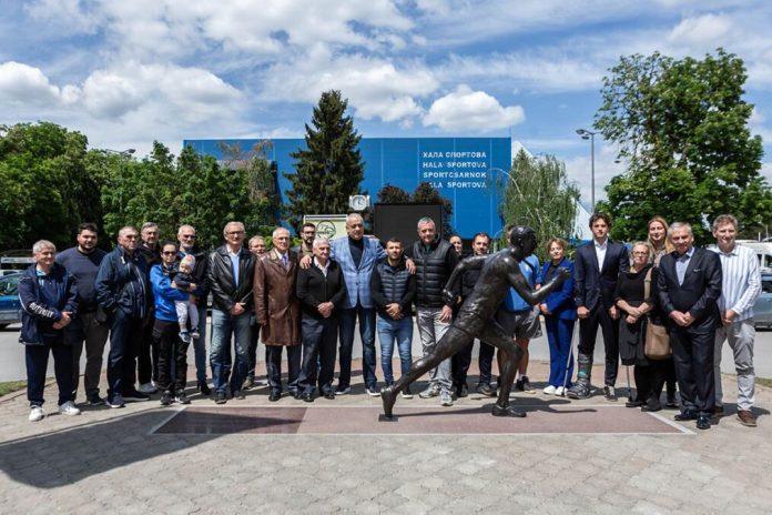 u-subotici-svecano-otkriven-spomenik-jovanu-mikicu-spartaku