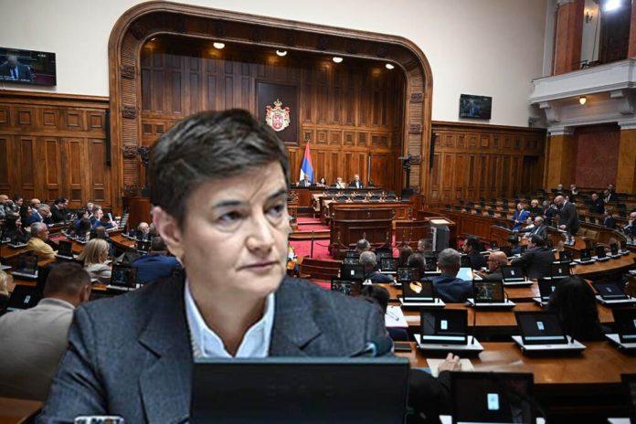 brnabic-u-skupstini:-”od-koga-branimo-srbiju?-pa,-od-vas-blokadera!-da-je-ponovo-ne-opljackate-kao-onda-kada-je-500.000-ljudi-ostalo-bez-posla”!-video)