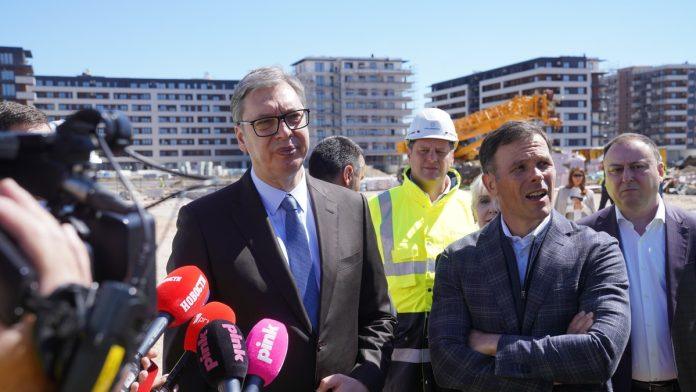“vidim-da-su-mnogo-srecni-sto-su-otisli”-vucic-o-godisnjici-nezavisnosti-crne-gore:-“dobio-sam-poziv-da-ucestvujem-u-glamuroznoj-proslavi-otcepljenja-od-moje-srbije”-(video)