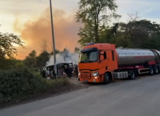 Пожар на Чукарици – горе бараке, на терену 18 ватрогасаца Пожар-на-Чукарици-–-горе-бараке,-на-терену-18-ватрогасаца