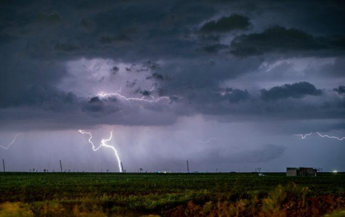 stize-nam-“oluja-gedon”-i-vodeni-zid!-rhmz-upalio-meteoalarme:-ne-dajte-da-vas-sunce-prevari,-evo-kada-danas-krece-nevreme
