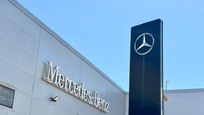 rada-se-“najveci-trgovac-automobilima-na-svetu”:-kanadski-investitor-preuzima-mercedes!-porucio-da-nece-davati-otkaze