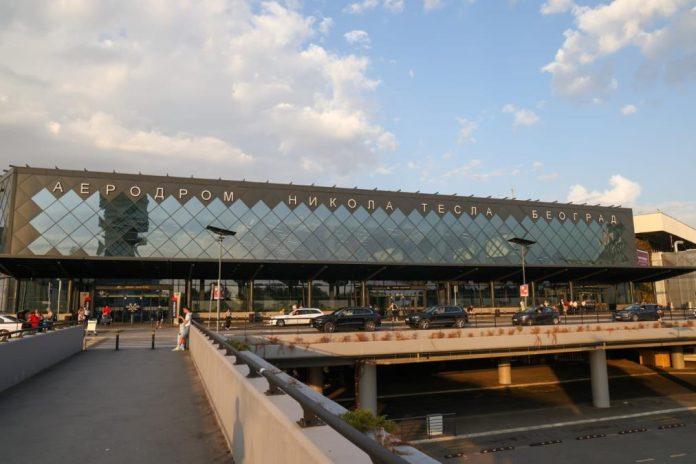 drama-na-nebu-iznad-srbije!-avion-iz-hurgade-prinudno-slece-u-beograd:-osoblje-prijavilo-dim-u-kabini
