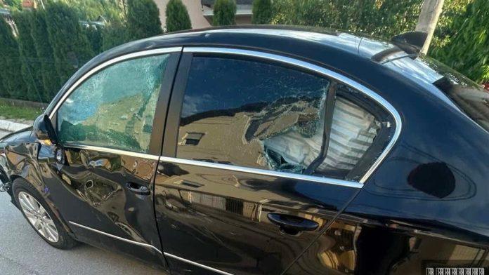 leteli-na-skuteru-40-na-sat,-pa-udarili-u-automobil!-decaci-(11)-prosli-kroz-znak-stop,-a-onda-je-usledio-jeziv-udarac:-evo-u-kakvom-su-stanju