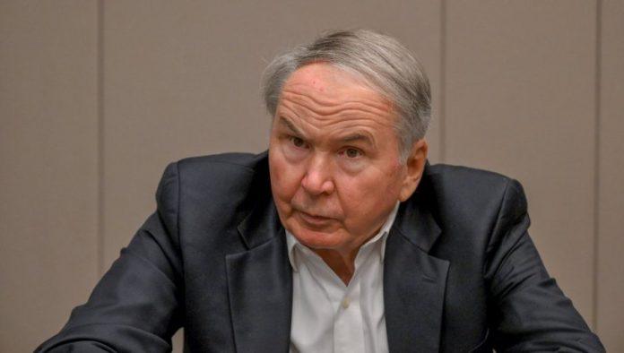 “treba-odati-priznanje-vucicu-i-srbiji,-moramo-zastiti-srbe-od-kurtija”-montgomeri-ocitao-lekciju-medijima-u-cg-o-kosovu-i-metohiji