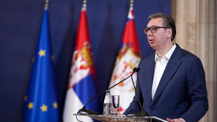 “izvinite-sto-smo-vas-voleli-vise-nego-vi-nas”-istorijsko-obracanje-vucica-gradanima-crne-gore:-razapet-sam-na-krst,-jer-kao-predsednik-srbije-nemam-pravo-na-slobodan-stav