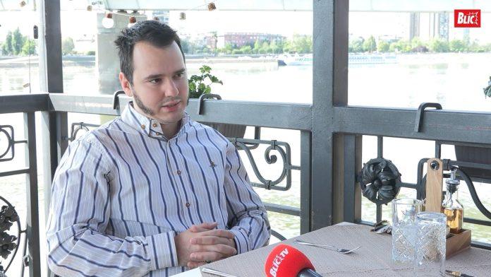 “nisam-hteo-da-se-sin-zove-dorde,-ali…”-aleksa-balasevic-o-bebi,-porodici,-novom-filmu,-savetima-oca-i-neprijateljima:-sputavali-su-me-(video)