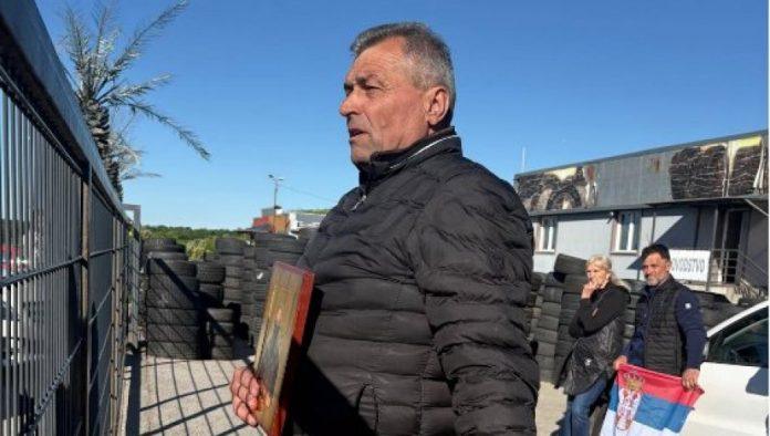 cetvrti-dan-strajkuje-gladu:-zelimir-crnobrnja-pozvao-sve-da-dodu-sutra-i-podrze-ga-protiv-izvrsiteljke