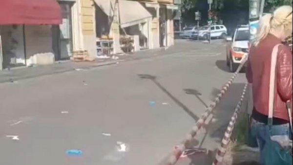 “zeni-ce-amputirati-obe-noge”-stravicni-detalji-nesrece-u-italiji:-zaleteo-se-autom-u-masu,-pa-tokom-bekstva-izbo-prolaznika-(video) “zeni-ce-amputirati-obe-noge”-stravicni-detalji-nesrece-u-italiji:-zaleteo-se-autom-u-masu,-pa-tokom-bekstva-izbo-prolaznika-(video)