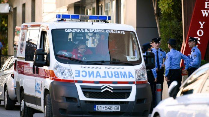 povredeno-11-osoba-teska-nesreca-kod-decana:-ucestvovala-tri-vozila