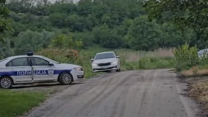 (foto,-video)-sumnja-se-da-je-ovde-telo-ubijenog-aleksandra-nesovica-jake-policijske-snage-i-dalje-cesljaju-svaki-pedalj-oko-jezera-kod-indije:-evo-kako-tece-potraga