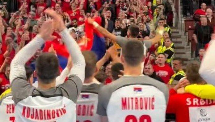 igraci-srbije-napravili-festu:-ovako-se-slavilo-u-madarskoj!-evo-sta-su-rekli-heroji-nacije!-(video)