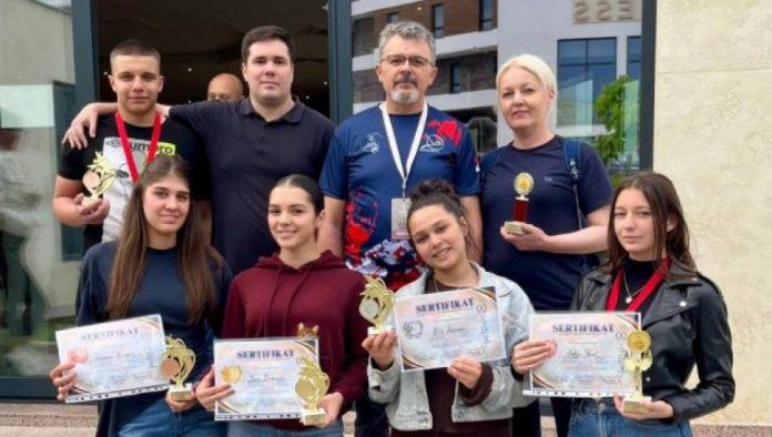 zlatne-ruke-osvojile-pet-medalja:-uspeh-ucenika-farmaceutsko-fizioterapeutske-skole-na-takmicenju-u-masazi-(foto)