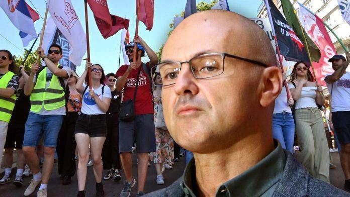 “kad-si-mlad-padaju-ti-napamet-svakojake-gluposti”-studenti-u-blokadi-objavili-memorandum-o-kim,-iz-dve-stranke-opozicije-stigle-prozivke