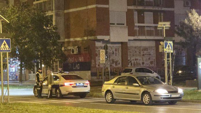 potera-u-novom-sadu-“renoom”-bezao-od-policije,-pa-usao-u-kontrasmer:-na-kraju-izasao-iz-vozila-i-nastavio-da-bezi-peske