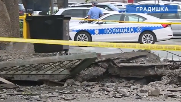 (foto,-video)-“blokirani-smo,-grad-je-u-kolapsu!”-urusio-se-deo-mosta-kod-granicnog-prelaza,-ocajni-i-gradani-i-gradonacelnik
