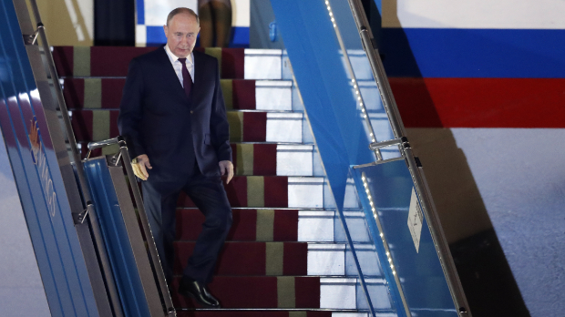 Путин-допутовао-у-Пекинг,-у-среду-свечани-дочек-на-Тргу-Тјенанмен Путин-допутовао-у-Пекинг,-у-среду-свечани-дочек-на-Тргу-Тјенанмен