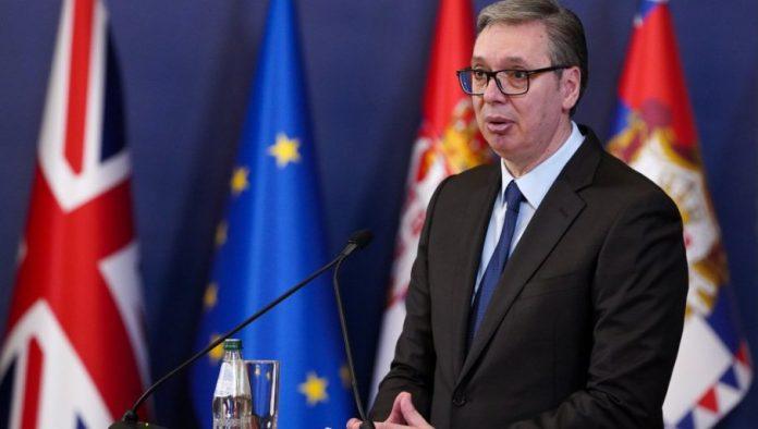 vucic-pozvao-aktiviste-sns-da-se-sklone-sa-slavije-od-blokaderskih-nasilnika:-politikom-cemo-se-baviti-programom,-a-ne-suzavcem-i-nozevima