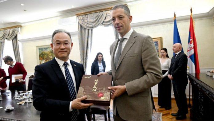 duric-i-li-ming:-razgovori-o-saradnji-dve-zemlje-i-predstojecoj-poseti-predsednika-vucica-kini