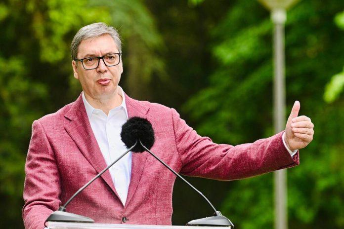 “pocecu-od-sebe!”-vucic-se-oglasio-i-objasnio-koji-je-jedini-nacin-da-srbija-ide-napred-(foto)