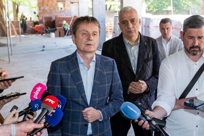 gradonacelnik-bakic-i-ministar-glisic-obisli-radove-u-subotickoj-os-„duro-salaj“