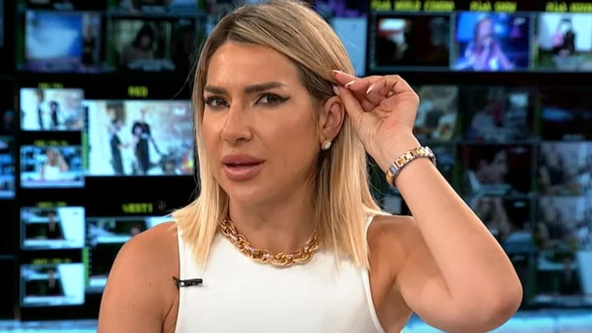 (foto)-“reka-dobrih-ljudi-ce-danas-teci-beogradom”-jovana-jeremic-objavila-sliku-nakon-sto-je-pojas-presvete-bogorodice-stigao-u-vaznesenjsku-crkvu (foto)-“reka-dobrih-ljudi-ce-danas-teci-beogradom”-jovana-jeremic-objavila-sliku-nakon-sto-je-pojas-presvete-bogorodice-stigao-u-vaznesenjsku-crkvu