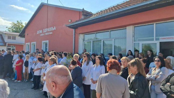 u-gracanici-mirni-skupovi-srba:-podrska-uhapsenim-kolegama-(foto)