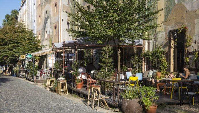 menjaju-se-pravila-za-turisticke-vodice:-stizu-nove-legitimacije-pred-ekspo-2027