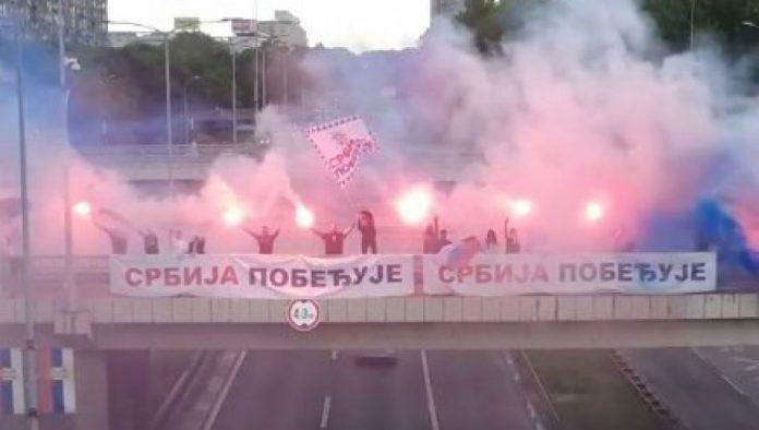 srbija-pobeduje,-bakljada-i-tri-prsta-visoko:-velicanstveni-prizori-sa-novog-beograda-(foto)