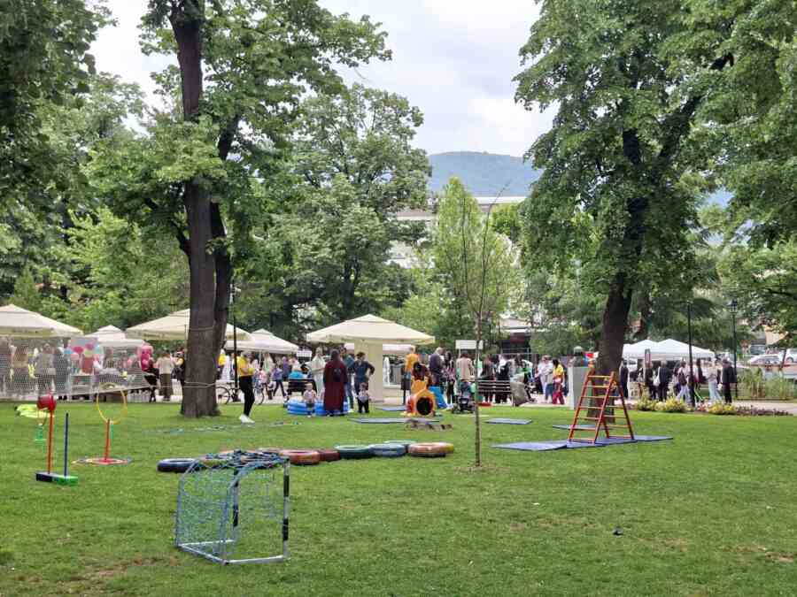 vranje-u-znaku-decje-radosti:-poceo-festival-“vreme-radosti”-u-gradskom-parku-(foto) vranje-u-znaku-decje-radosti:-poceo-festival-“vreme-radosti”-u-gradskom-parku-(foto)