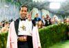 Zašto Chanel i Schiaparelli oblače muške zvezde: Nova strategija luksuza? zasto-chanel-i-schiaparelli-oblace-muske-zvezde:-nova-strategija-luksuza?