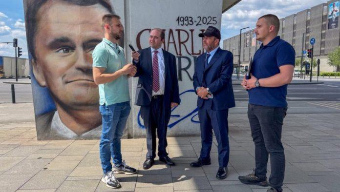 carli-kirk-stoji-ponosno-na-ulicama-beograda!-balkan-watch-posvetio-mural-borcu-za-bolji-svet-(foto)