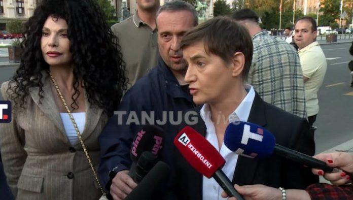 “najvise-pumpaju-hrvatski-mediji”-ana-brnabic-se-obratila-iz-pionirskog-parka,-pa-zapusila-usta-rusiteljima-srbije
