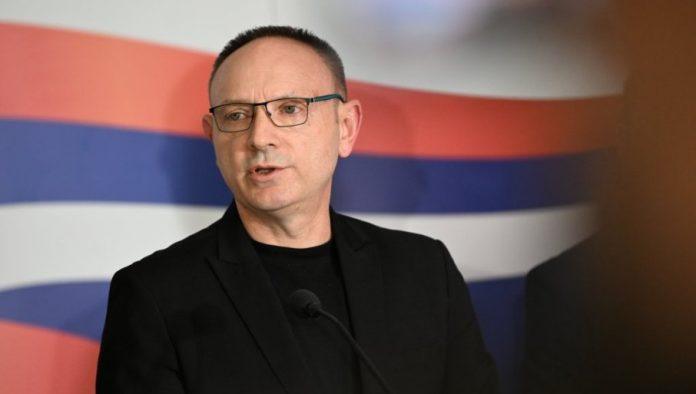 mup-saopstio-broj-blokadera-okupljenih-na-slaviji:-obratio-se-direktor-policije