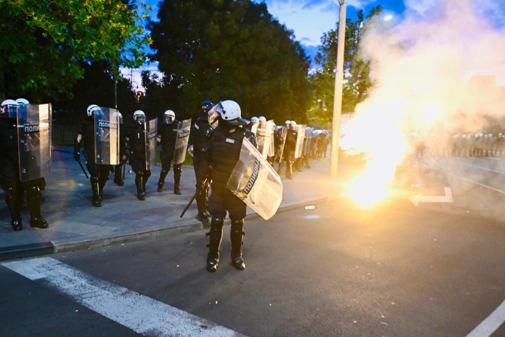 “svi-koji-su-napali-policiju-bice-identifikovani-i-procesuirani!”-oglasilo-se-vise-javno-tuzilastvo-u-beogradu-nakon-brutalnog-napada-blokadera! “svi-koji-su-napali-policiju-bice-identifikovani-i-procesuirani!”-oglasilo-se-vise-javno-tuzilastvo-u-beogradu-nakon-brutalnog-napada-blokadera!