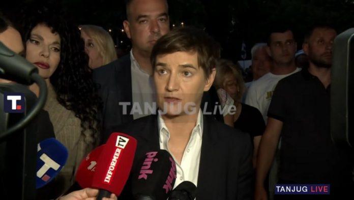 “ono-sto-rade-srbiji-je-zlocin,-ali-nisu-jaci-od-srbije”-ana-brnabic-u-pionirskom-parku-dok-blokaderi-divljaju
