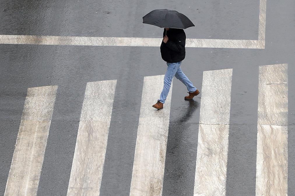 nevreme-tutnji-ovim-delom-srbije:-dva-grada-na-putu-snaznog-grmljavinskog-sistema,-pasce-vise-od-20-litara-kise-po-kvadratu! nevreme-tutnji-ovim-delom-srbije:-dva-grada-na-putu-snaznog-grmljavinskog-sistema,-pasce-vise-od-20-litara-kise-po-kvadratu!
