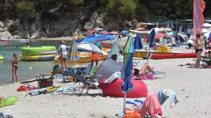 pivo-dva-evra,-a-rucak-10!-letovanje-za-manje-od-300-evra:-destinacija-u-komsiluku-dozivela-turisticki-bum